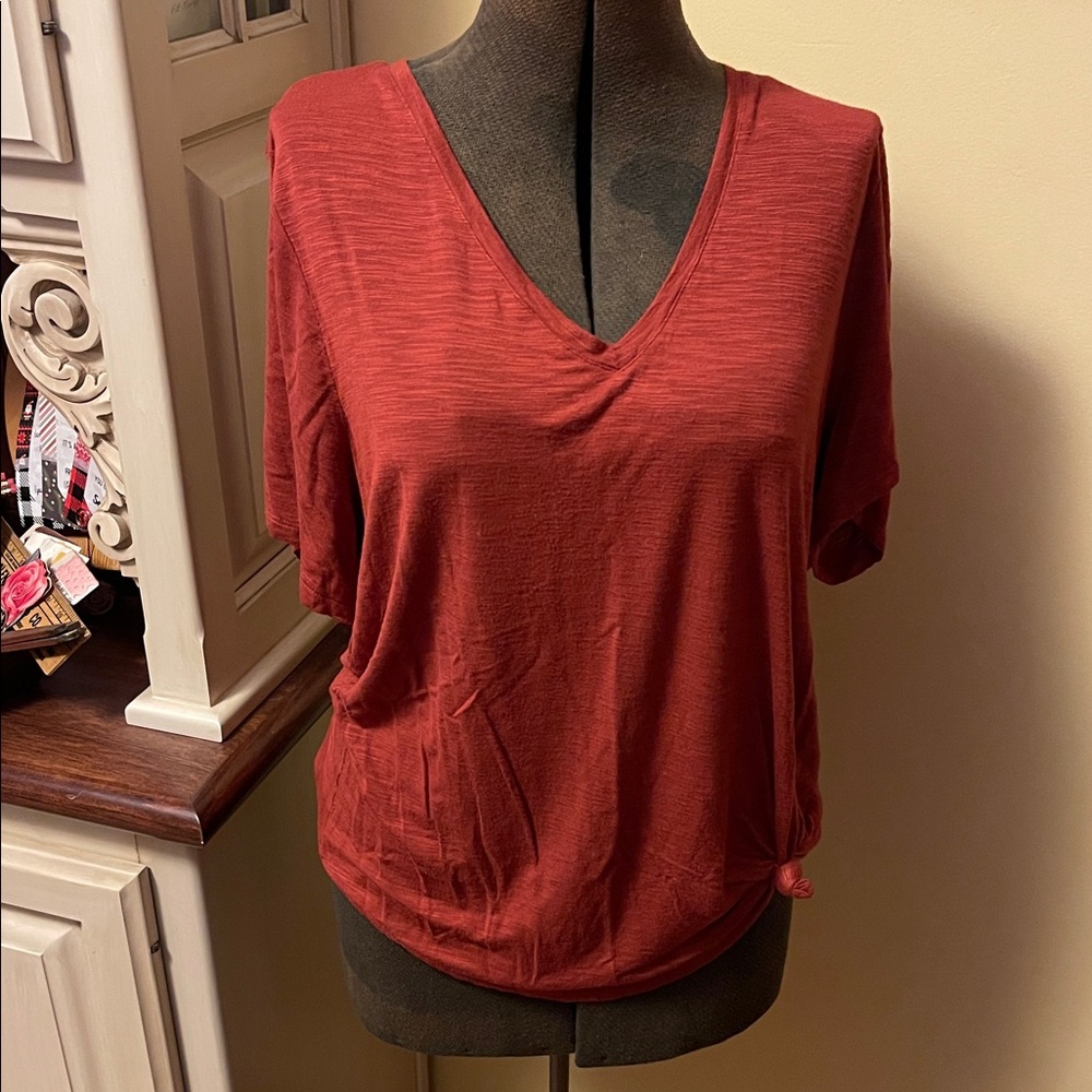 Old Navy Women's Short Sleeve V-Neck Top - Rust Red